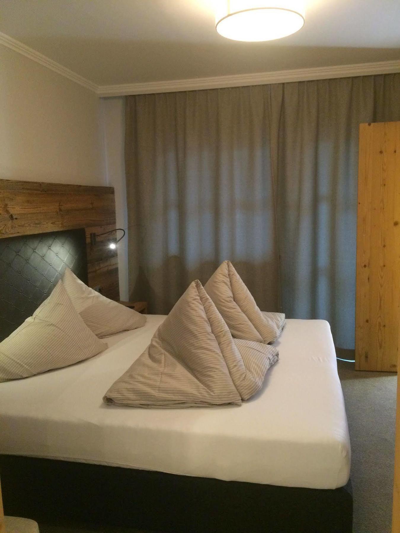 Apart Hotel San Antonio Σανκτ Αντόν αμ Άλμπεργκ Εξωτερικό φωτογραφία
