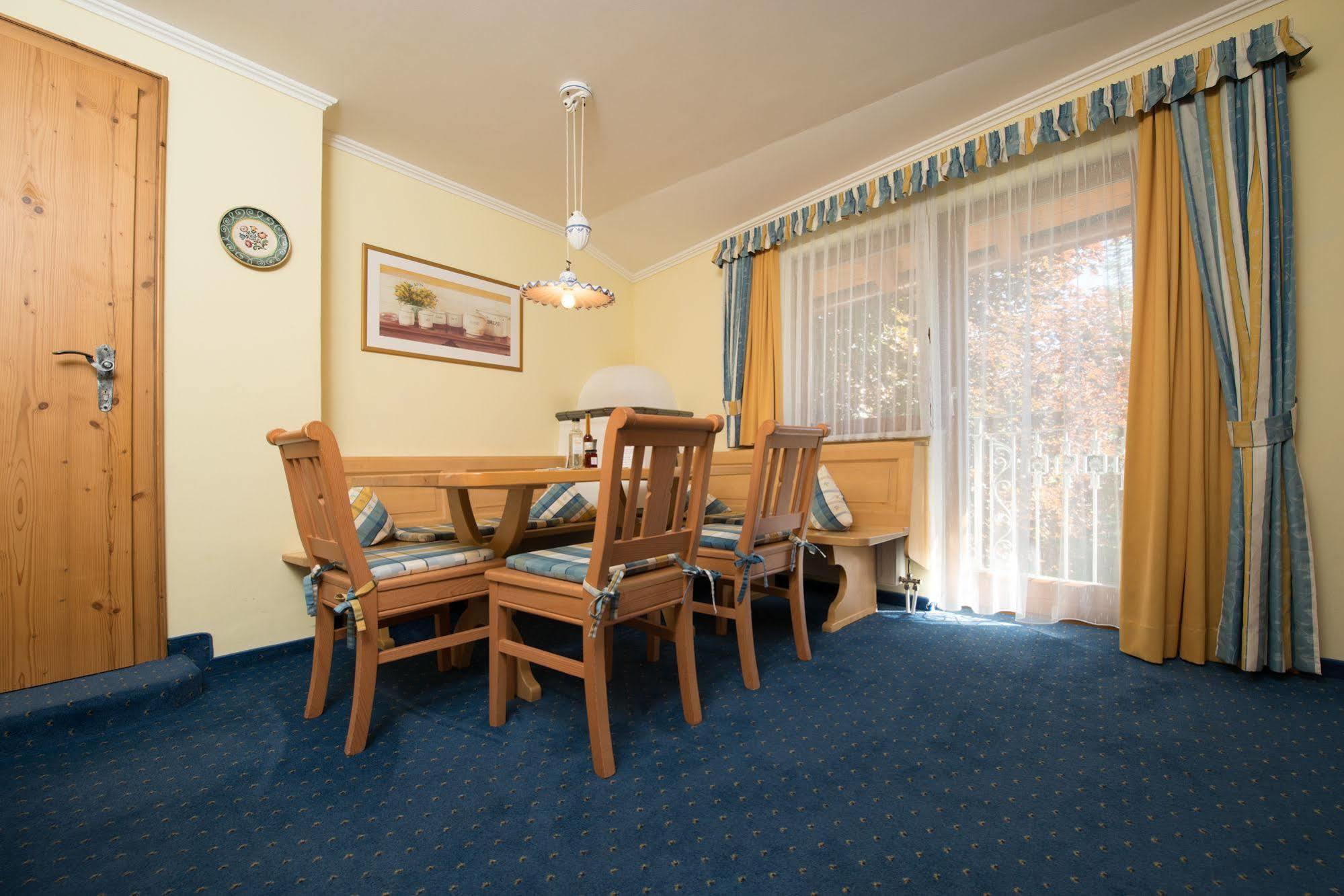 Apart Hotel San Antonio Σανκτ Αντόν αμ Άλμπεργκ Εξωτερικό φωτογραφία
