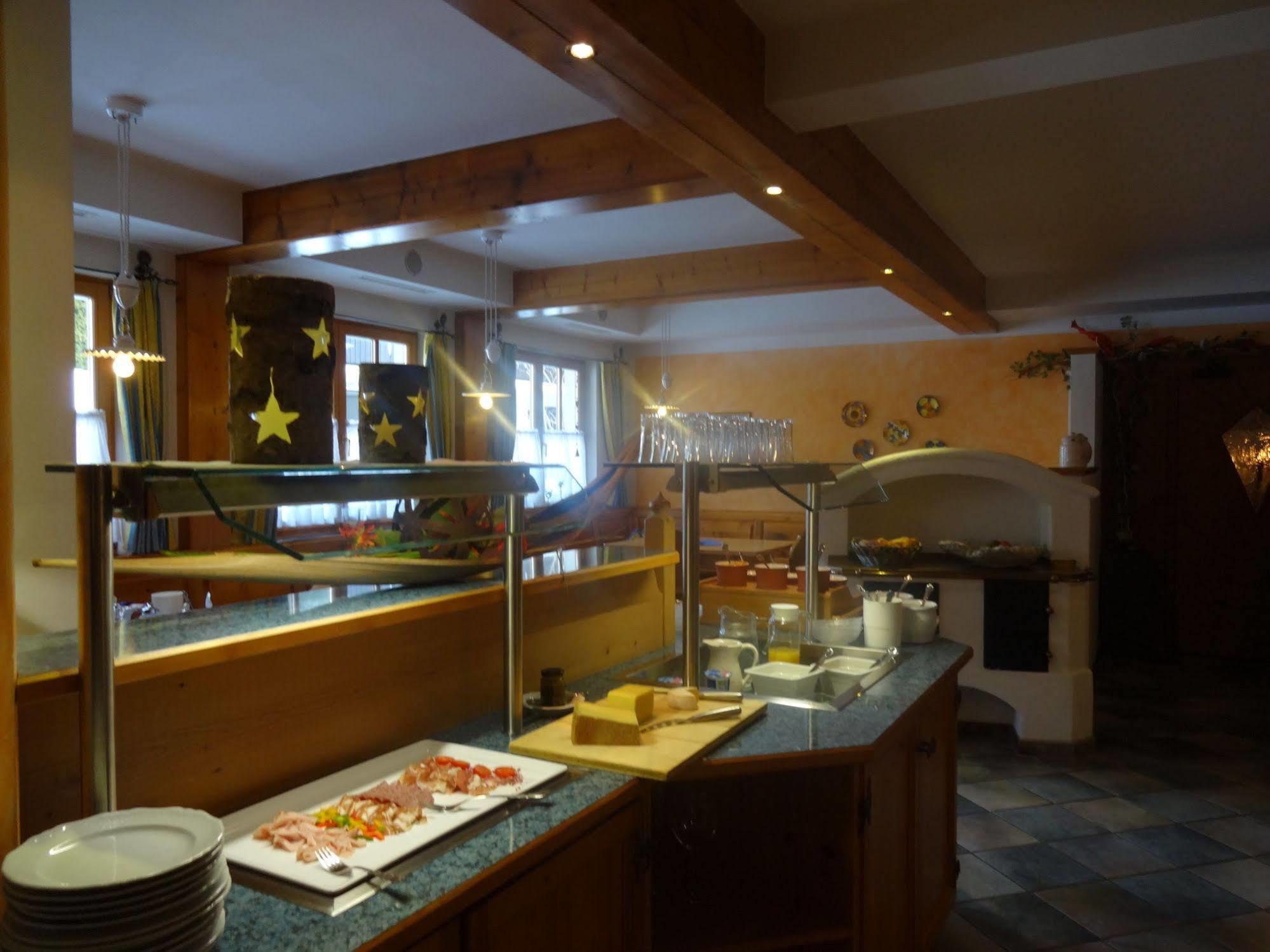 Apart Hotel San Antonio Σανκτ Αντόν αμ Άλμπεργκ Εξωτερικό φωτογραφία